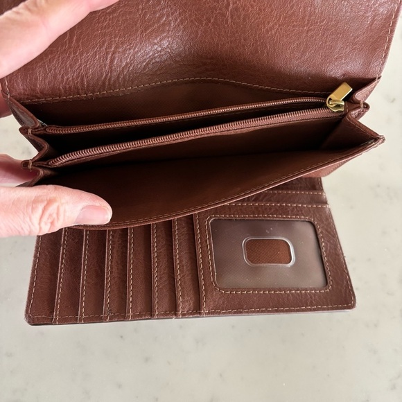 Fossil Leather Trifold Wallet - Picture 7 of 10
